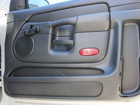 Used 2004 Dodge Ram 1500 Truck ST RWD image 9