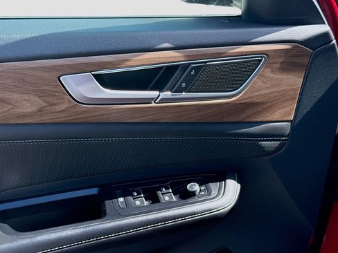 Certified 2024 Volkswagen Atlas SE FWD image 16