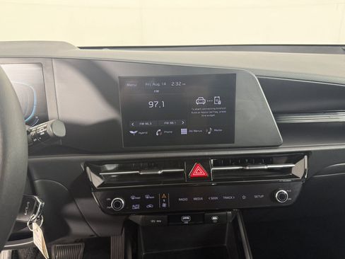 Used 2025 Kia Niro LX FWD image 18