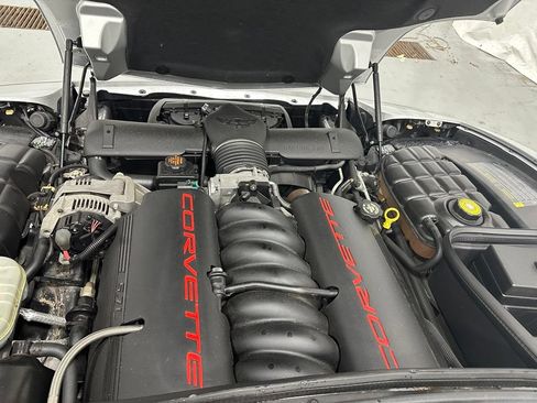 Used 2001 Chevrolet Corvette Convertible w/ Preferred Equipment Group2 RWD image 46