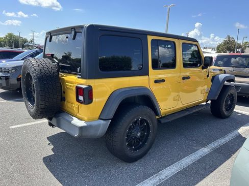 Used 2018 Jeep Wrangler Unlimited Sport S AWD/4WD image 4
