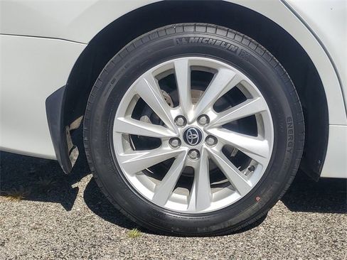 Used 2023 Toyota Camry LE image 5