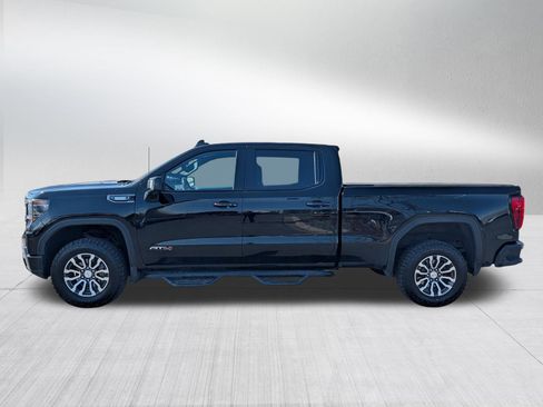 Used 2022 GMC Sierra 1500 AT4 w/ Technology Package AWD/4WD image 3