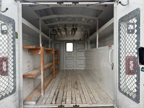 Used 2019 Ford E-350 and Econoline 350 Super Duty w/ Power Windows & Locks Group image 12