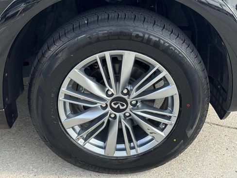 Used 2023 INFINITI QX80 Luxe w/ Cargo Package image 4