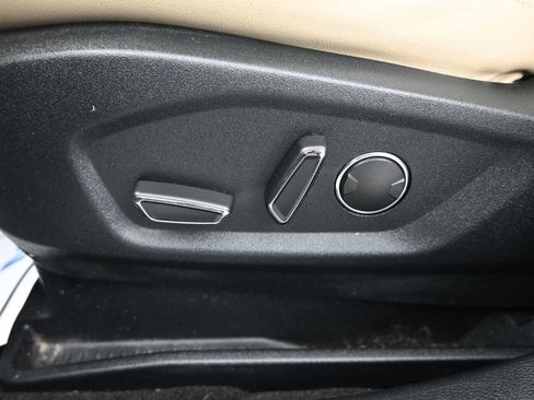 Used 2019 Ford Edge SEL w/ Equipment Group 201A image 18