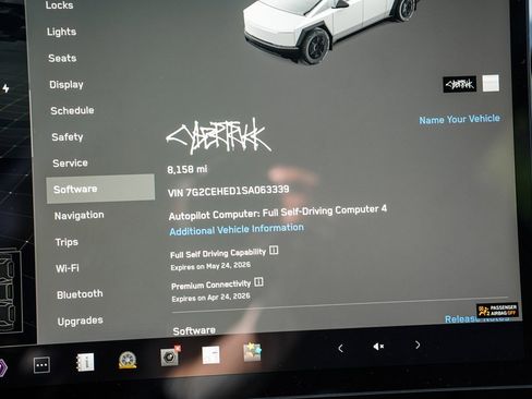 Used 2025 Tesla Cybertruck AWD Crew Cab image 31