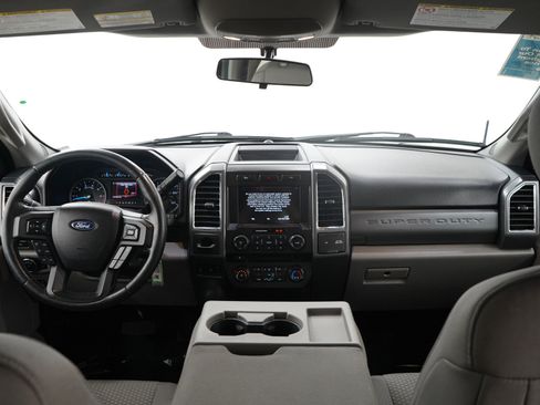 Used 2017 Ford F250 XLT w/ XLT Premium Package AWD/4WD image 13