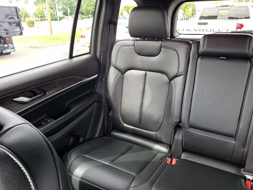 Used 2025 Jeep Grand Cherokee Limited AWD/4WD image 12