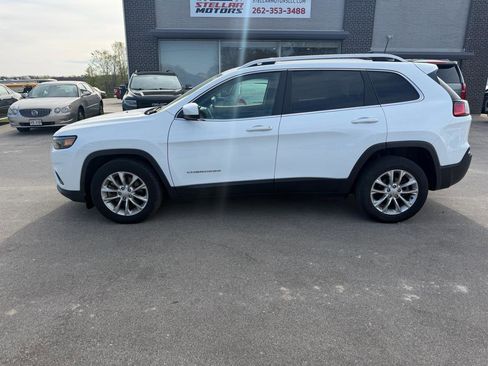Used 2019 Jeep Cherokee Latitude w/ Popular Appearance Group FWD image 3