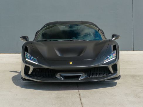 Used 2021 Ferrari F8 Tributo image 4