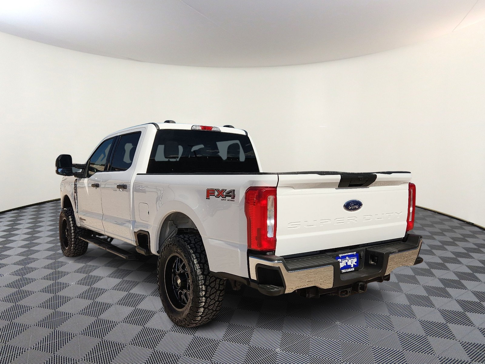 Used 2024 Ford F250 XLT w/ FX4 Off-Road Package AWD/4WD image 3