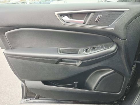 Used 2023 Ford Edge SEL image 33