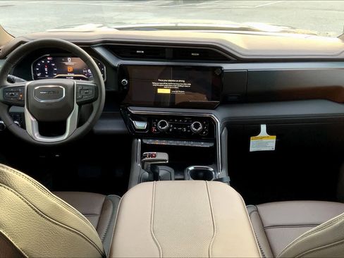 Used 2024 GMC Sierra 1500 Denali w/ Technology Package image 5