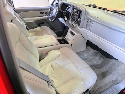 Used 2002 Chevrolet Suburban LT RWD image 16