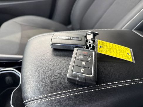 Used 2022 Jeep Grand Cherokee Laredo w/ Luxury Tech Group I image 38