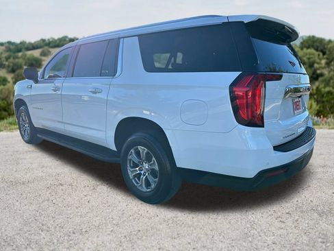 Used 2023 GMC Yukon XL SLE w/ Gmc Pro Safety Plus Package RWD image 7
