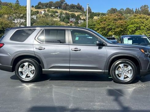 Certified 2025 Honda Pilot EX-L image 2