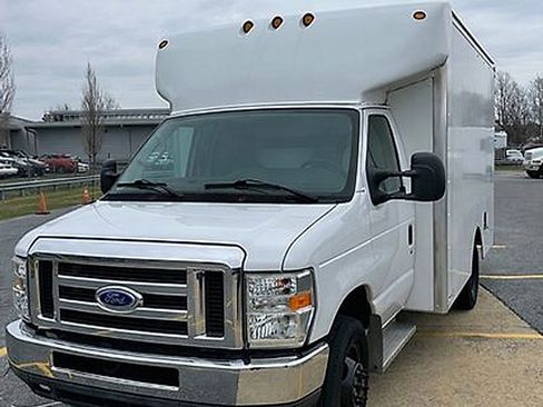 Used 2015 Ford E-350 and Econoline 350 Super Duty w/ Power Windows & Locks Group image 1