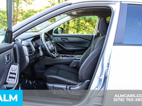 Used 2024 Nissan Rogue S AWD/4WD image 15