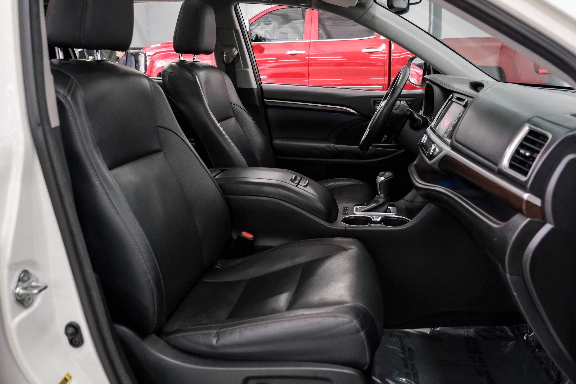 Used 2014 Toyota Highlander Limited Platinum AWD/4WD image 35