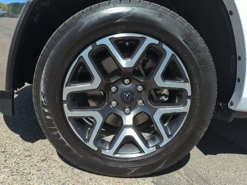 Used 2025 RAM 1500 Laramie AWD/4WD image 27