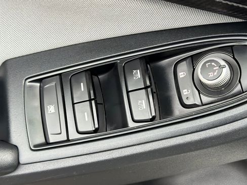 Used 2023 Subaru Crosstrek 2.0i Premium image 15