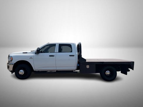 Used 2024 RAM 3500 Tradesman w/ Chrome Appearance Group AWD/4WD image 6