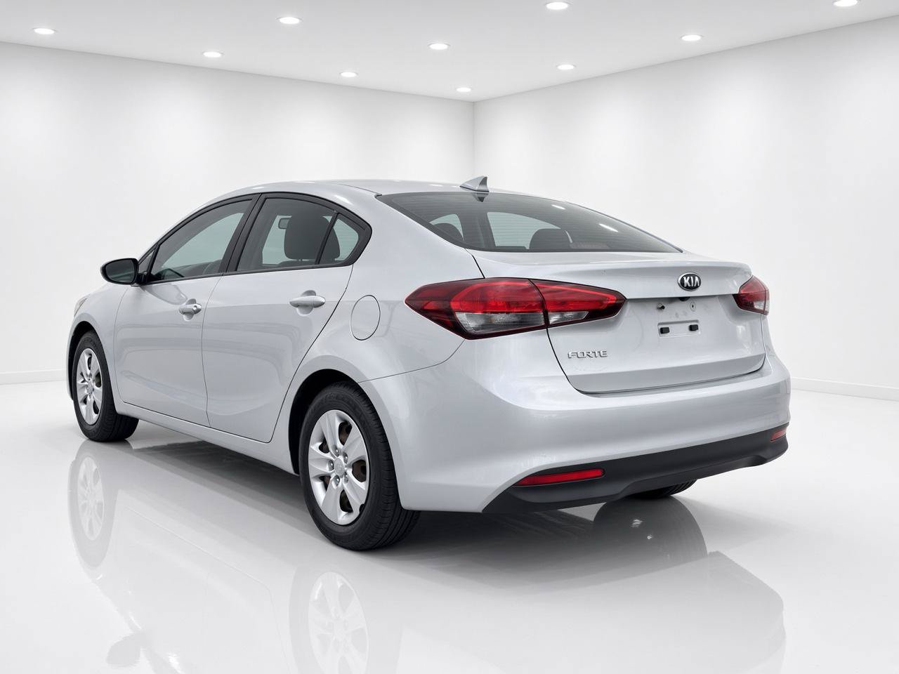 Used 2018 Kia Forte LX w/ LX Popular Package FWD image 3