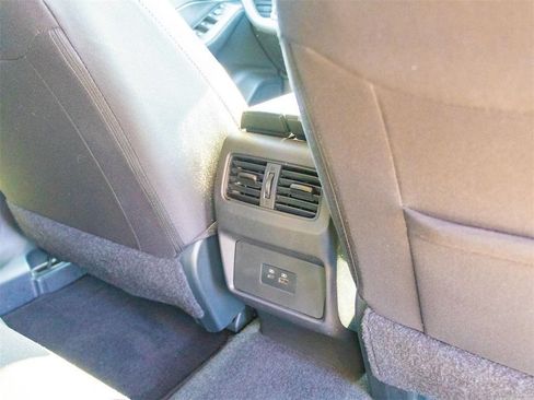 Used 2023 Nissan Rogue SV FWD image 16