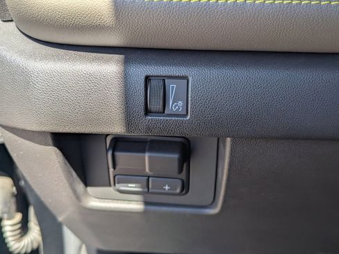 Used 2023 Chevrolet Colorado ZR2 w/ ZR2 Convenience Package III image 33