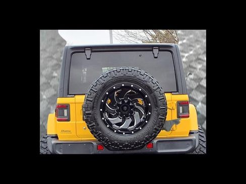 Used 2019 Jeep Wrangler Unlimited Rubicon w/ Cold Weather Group image 25