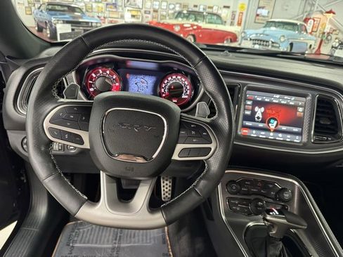 Used 2019 Dodge Challenger SRT Hellcat Redeye image 17