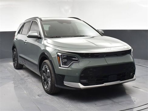 Used 2023 Kia Niro Wave image 2