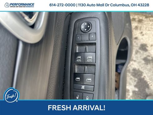 Used 2021 Jeep Grand Cherokee Laredo image 13