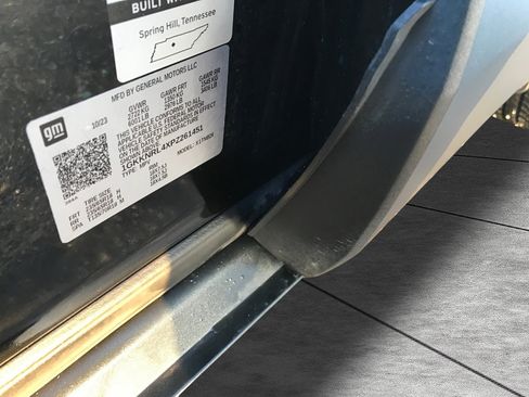 Used 2023 GMC Acadia SLE w/ Driver Convenience Package image 29