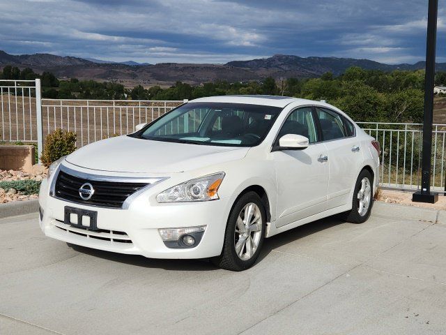 Used 2013 Nissan Altima 2.5 SL w/ Technology Pkg FWD image 1