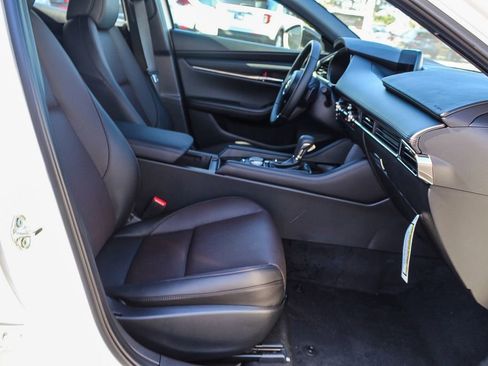 New 2026 MAZDA MAZDA3 Hatchback w/Premium Plus Pkg image 18