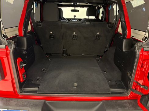 Used 2019 Jeep Wrangler Unlimited Sport S image 11