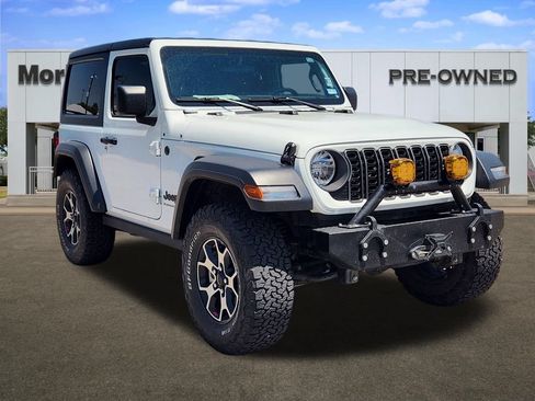 Used 2025 Jeep Wrangler Sport AWD/4WD image 3