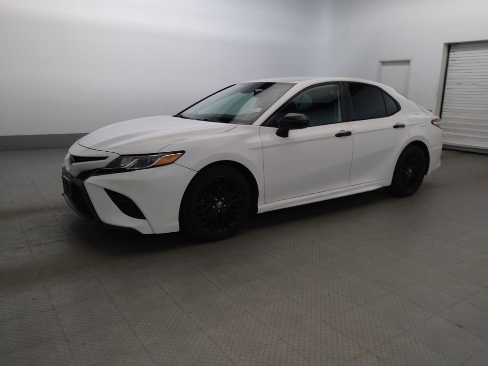 Used 2020 Toyota Camry SE FWD image 2