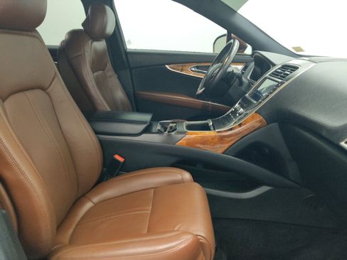 Used 2016 Lincoln MKX Reserve w/ Luxury Package AWD/4WD image 21