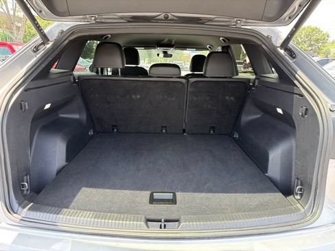 Used 2025 Volkswagen Atlas Cross Sport SE FWD image 7