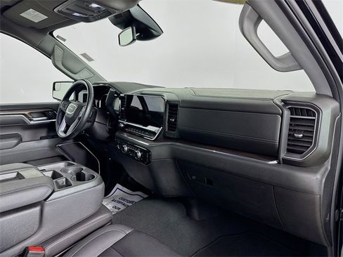 Used 2024 GMC Sierra 1500 SLT image 29