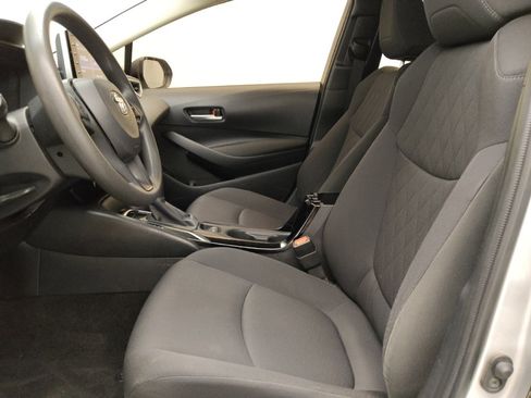 Used 2020 Toyota Corolla LE FWD image 17