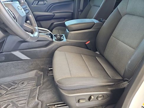 Used 2024 Chevrolet Colorado Trail Boss w/ Technology Package AWD/4WD image 18