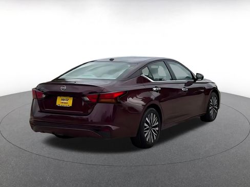 Used 2025 Nissan Altima 2.5 SV image 14