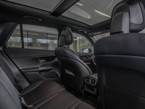 Used 2026 Mercedes-Benz GLC 300 4MATIC image 28