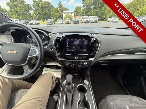 Used 2023 Chevrolet Traverse LT AWD/4WD image 22