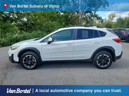 Used 2023 Subaru Crosstrek 2.0i Premium image 2
